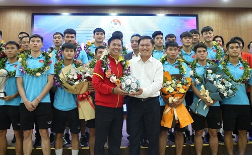 Phó chủ tịch VFF Trần Anh Tú: Các cầu thủ trẻ không nên thỏa mãn, mà phải tiếp tục cố gắng nỗ lực 